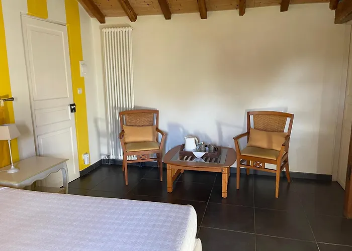 Masoe Des Chatards 3* Neuilly-le-Réal